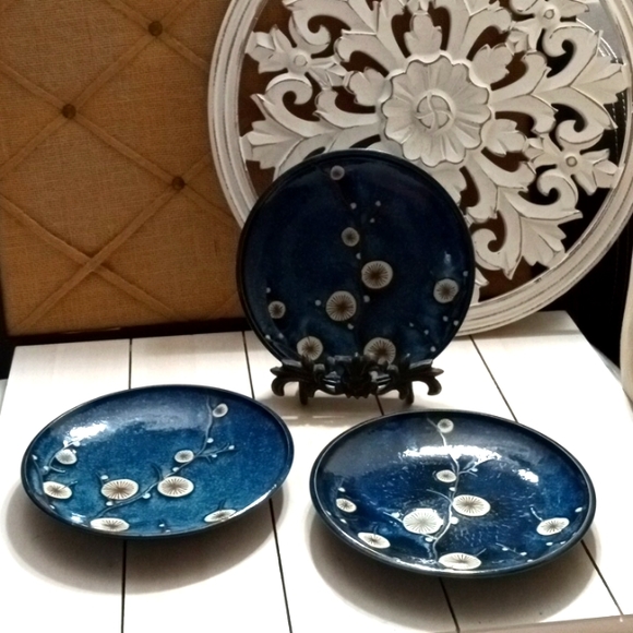 WORLD MARKET Set of Three (3) Ceramic PussyWillow Navy/Brown/Cream Decor Plates - Picture 3 of 15